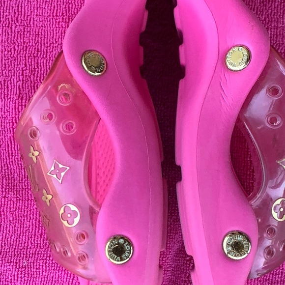Louis Vuitton Vibrant Pink Slides - Picture 5 of 7